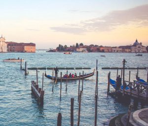 Leiebil & bilutleie på Lido